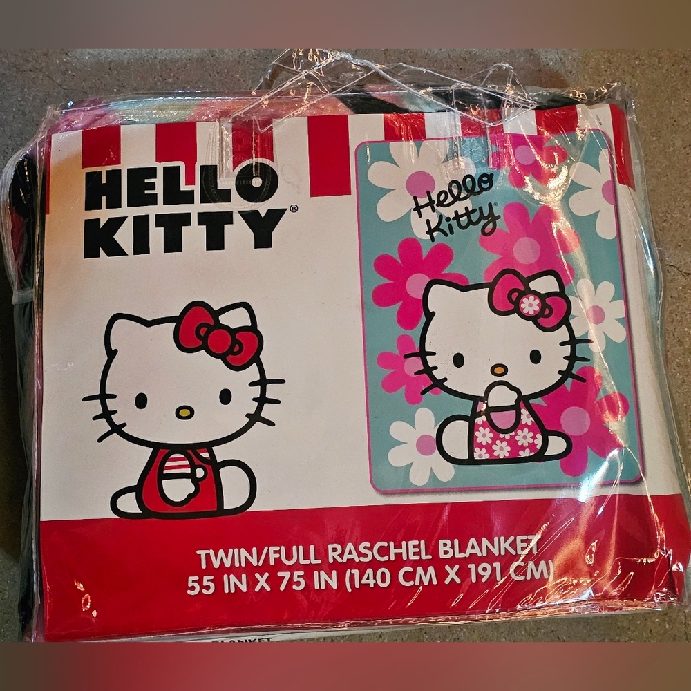 TWIN/FULL SIZE HELLO KITTY BLANKET